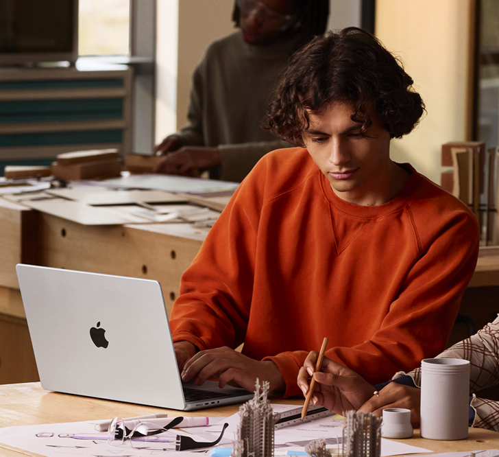 MacBook Pro 14-inch thumbnail 7